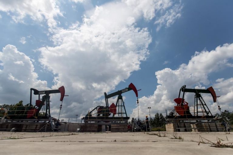 COVID-19: PETRÓLEO BAIXA 4% DEVIDO A RECEIOS SOBRE A EPIDEMIA