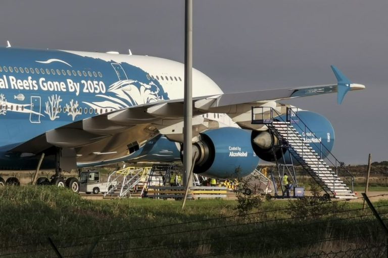 VÍRUS: AVIÃO QUE TRANSPORTA PORTUGUESES VINDOS DA CHINA JÁ ATERROU EM FRANÇA
