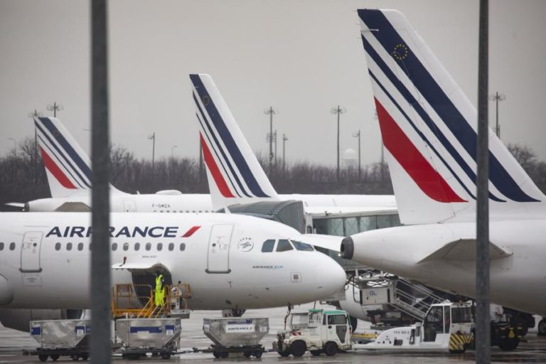 COVID-19: GRUPO AIR FRANCE-KLM ESTIMA PERDA DE ENTRE 150 E 200 MILHÕES DE EUROS EM TRÊS MESES