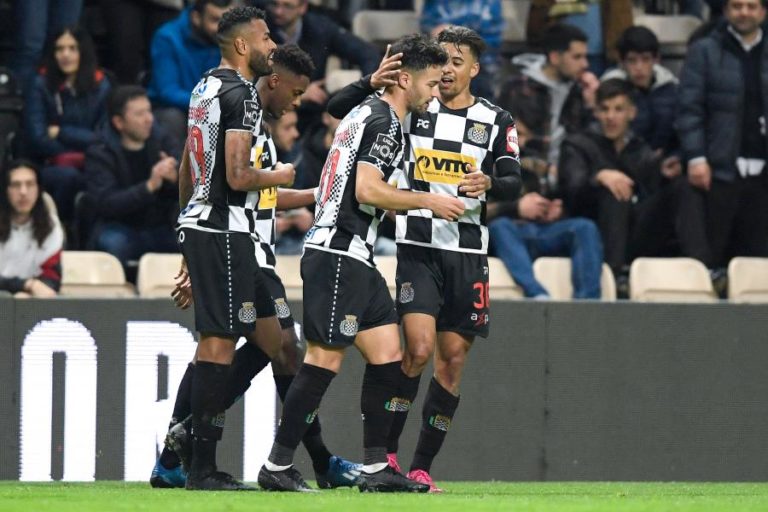 BOAVISTA DERROTA VITÓRIA DE GUIMARÃES E IGUALA PONTUAÇÃO DOS VIMARANENSES NA I LIGA