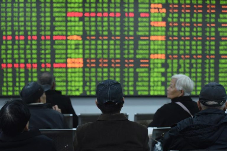 BOLSA DE XANGAI ABRE A CAIR 0,21%