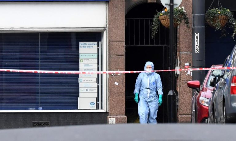 GRUPO EXTREMISTA ESTADO ISLÂMICO REIVINDICA ATAQUE COM FACA EM LONDRES