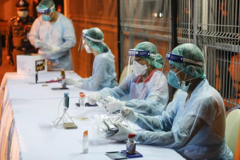 VÍRUS: CHINA LANÇA INQUÉRITO SOBRE MÉDICO QUE LANÇOU ALERTA SOBRE DOENÇA EM WUHAN