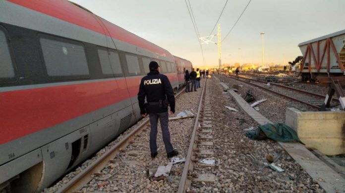 28175024.jpg