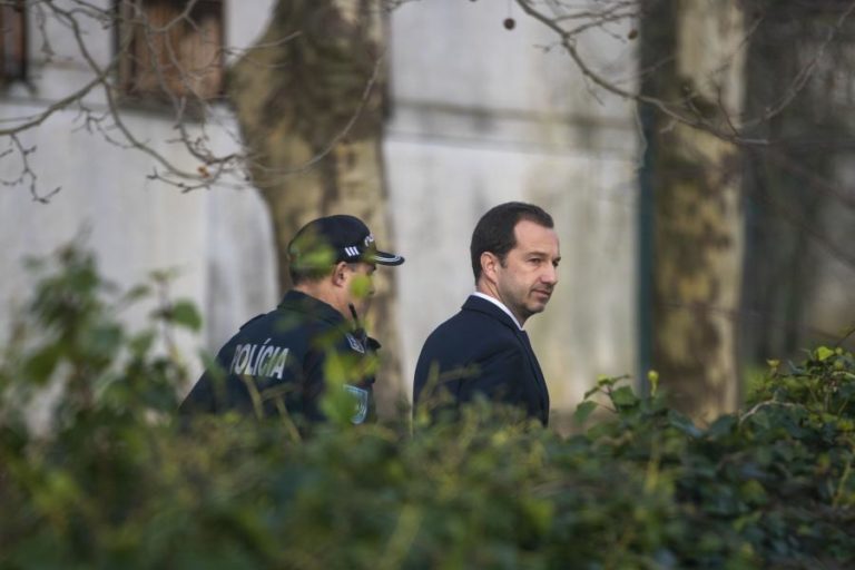 SPORTING: REUNIÃO DE BRUNO DE CARVALHO E STAFF “FOI PARA AMEDRONTAR” — VARANDAS