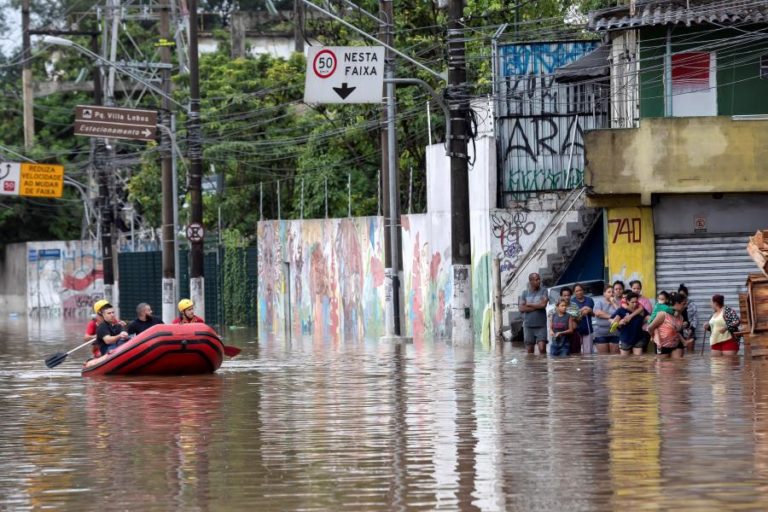 FORTES CHUVAS EM SÃO PAULO CAUSAM 4 MORTOS E 142 DESABRIGADOS