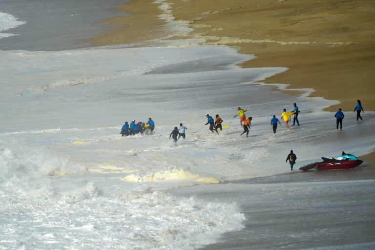 SURFISTA ALEX BOTELHO MELHORA E JÁ RESPIRA SEM AUXÍLIO DE VENTILADOR
