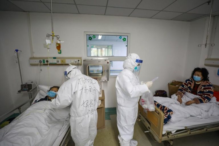 COVID-19: NÚMERO DE MORTOS NA PROVÍNCIA CHINESA DE HUBEI ASCENDE A 1.426