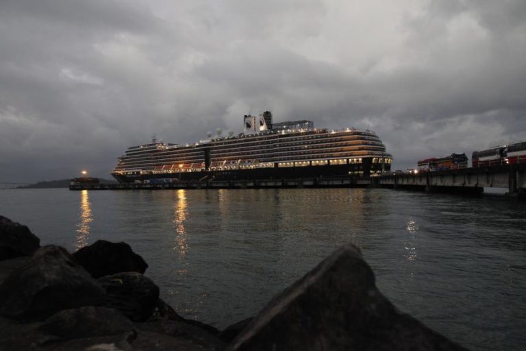 COVID-19: ANÁLISES NEGATIVAS A DOIS PASSAGEIROS DO NAVIO WESTERDAM QUE CHEGARAM A LISBOA