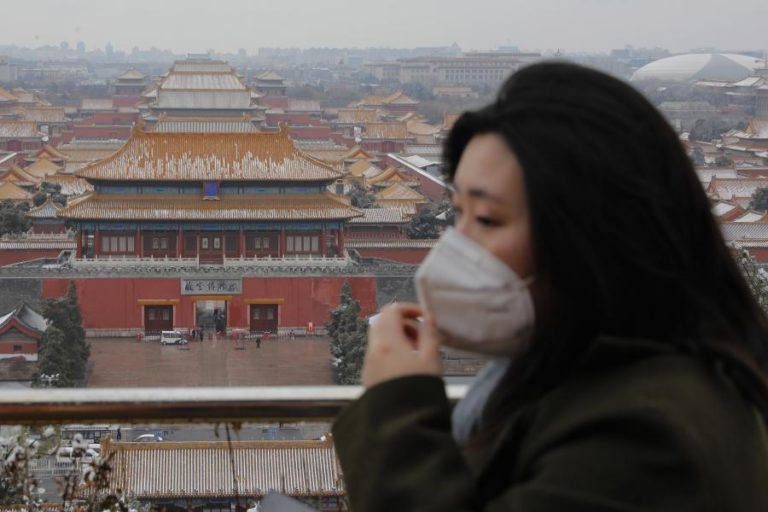 COVID-19: SOBE PARA 1.770 NÚMERO DE MORTOS NA CHINA CONTINENTAL, MAIS 105 EM 24 HORAS