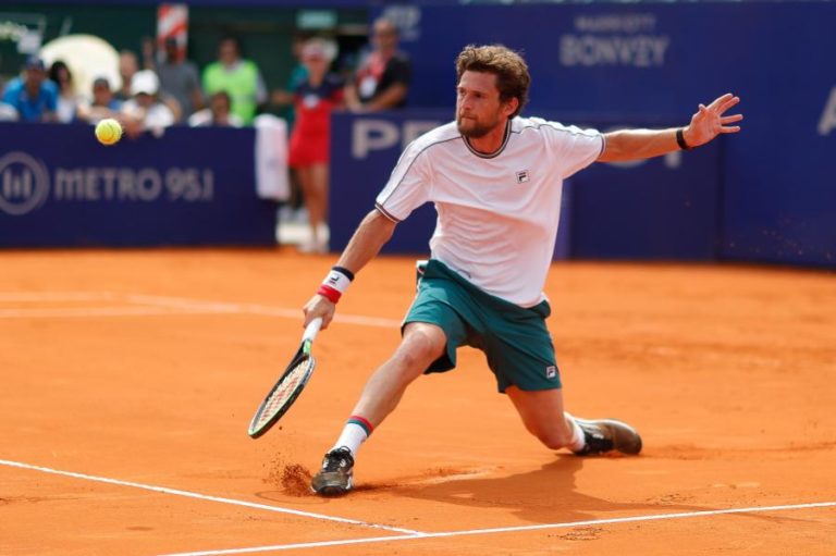 PEDRO SOUSA ELIMINADO NA PRIMEIRA RONDA DO TORNEIO DE SANTIAGO DO CHILE