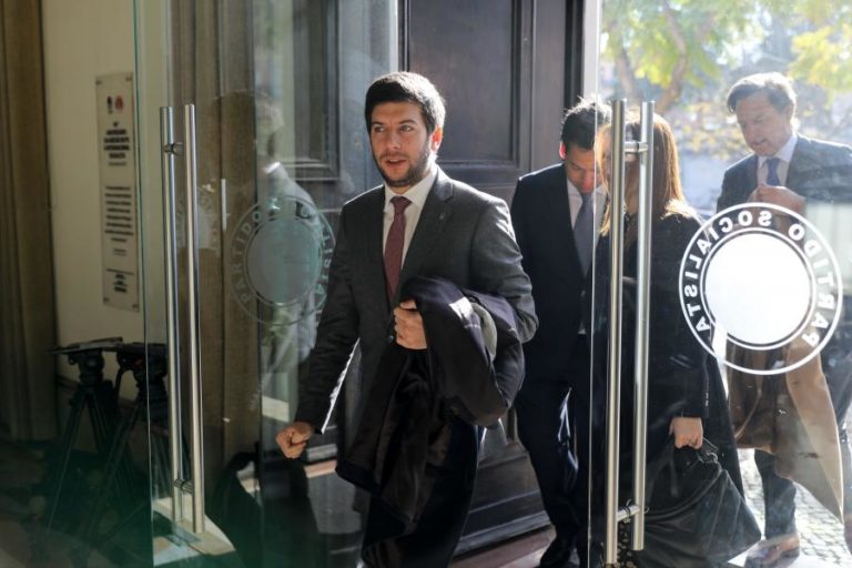 DESPENALIZAR A EUTANÁSIA DÁ “MAIS PODER AOS PROFISSIONAIS DE SAÚDE” DO QUE A UM JUIZ – CDS-PP