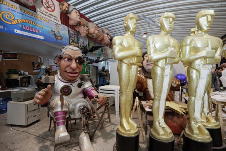 MILHARES DE PESSOAS ESPERADAS NO CARNAVAL DE LOULÉ AJUDAM NEGÓCIOS EM ÉPOCA BAIXA