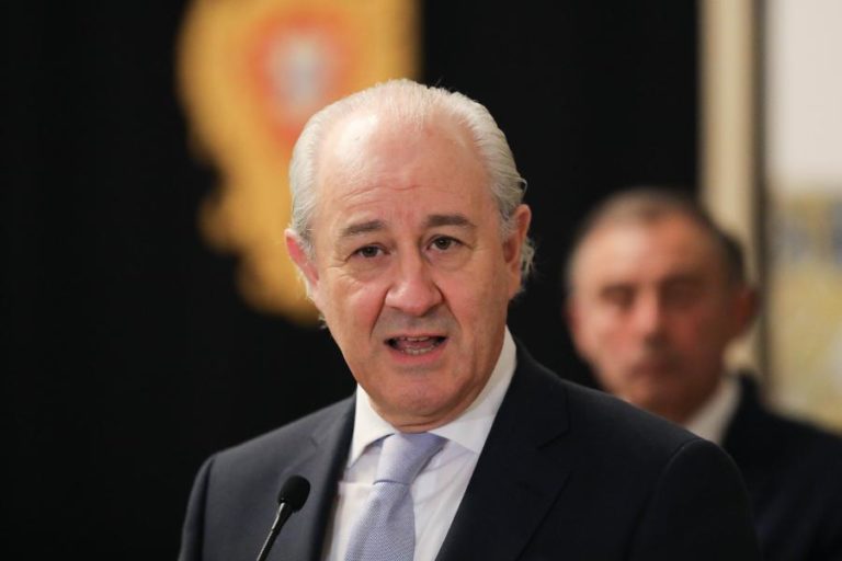 LÍDER DO PSD VAI VOTAR A FAVOR DA DESPENALIZAÇÃO DA EUTANÁSIA