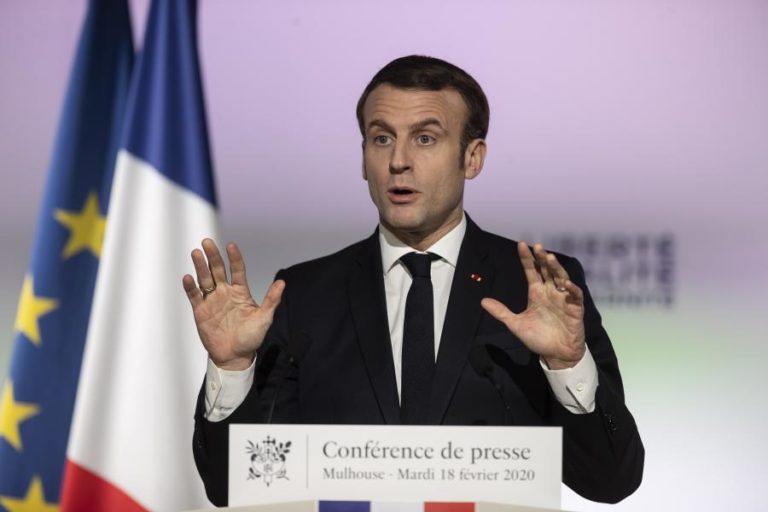 MACRON AUMENTA CONTROLO DE IMÃS ESTRANGEIROS E INVESTIMENTO EM BAIRROS POBRES