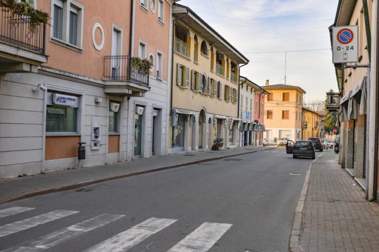 CIDADE ITALIANA ENCERRA LOCAIS PÚBLICOS APÓS CONFIRMAÇÃO DE CASOS DE INFEÇÃO PELO COVID-19