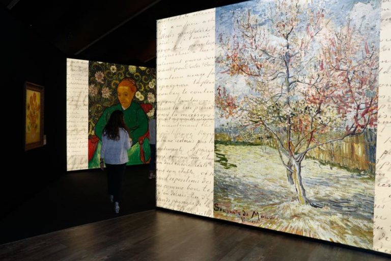 A VIDA E A OBRA DE VINCENT VAN GOGH CABEM NUMA TENDA EM LISBOA