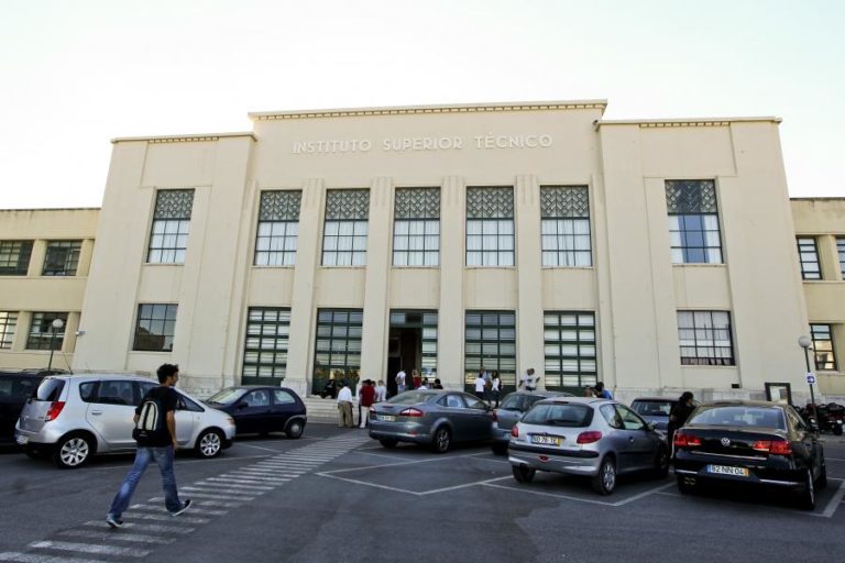 COVID-19: INVESTIGADORES DO TÉCNICO PRODUZEM VISEIRAS DE PROTEÇÃO EM IMPRESSORAS 3D