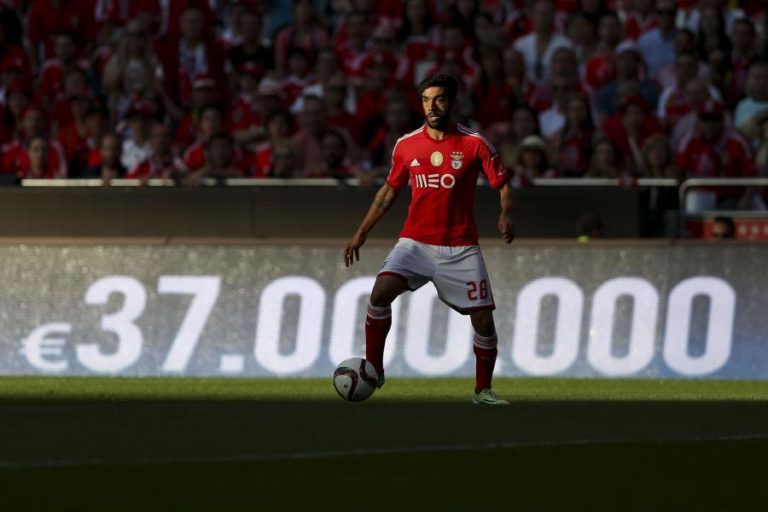 LATERAL SADINO SÍLVIO ADMITE BENFICA “PRESSIONADO” FRENTE AO VITÓRIA DE SETÚBAL