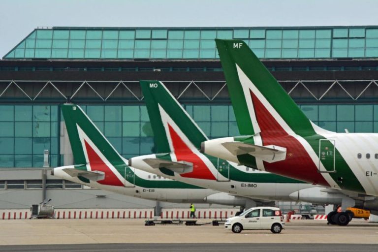 COVID-19: ALITALIA SUSPENDE TODAS AS LIGAÇÕES INTERNACIONAIS A MILÃO