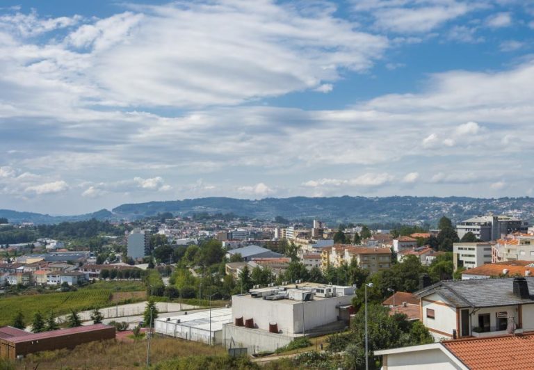 COVID-19: ENCERRADAS TODAS AS ESCOLAS DE FELGUEIRAS E LOUSADA – DGS