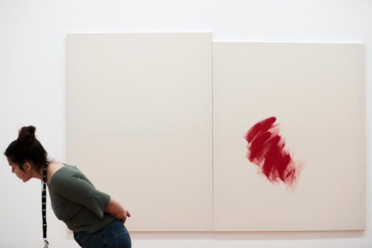 EXPOSIÇÃO EM PARIS COM SELEÇÃO DE PINTURAS E OBRAS EM PAPEL DE MICHAEL BIBERSTEIN