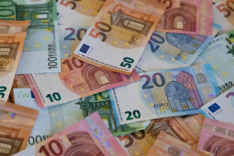 TAXA DE POUPANÇA DAS FAMÍLIAS DIMINUIU PARA 6,7% EM 2019 – INE