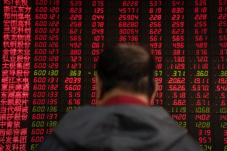 BOLSA DE XANGAI FECHA A SUBIR 3,15%