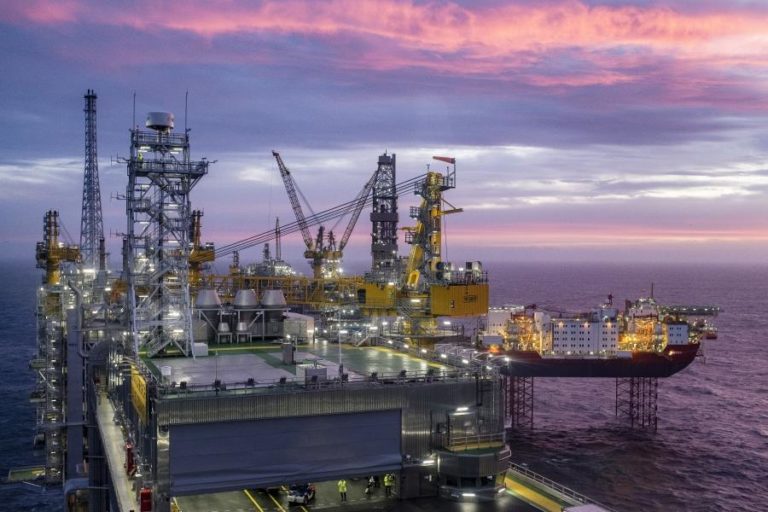 COTAÇÃO DO BARRIL DE BRENT CAI 24,13% PARA 34,36 DÓLARES