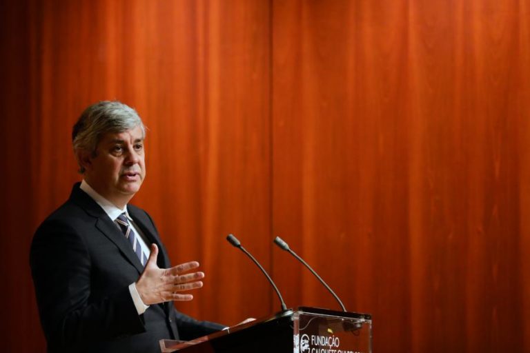 COVID-19: MINISTRO DAS FINANÇAS DIZ QUE PAÍS “NUNCA ESTEVE TÃO BEM PREPARADO”