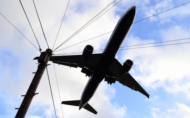 COVID-19: COMPANHIA AÉREA BRITÂNICA FLYBE ENTRA EM LIQUIDAÇÃO JUDICIAL E CESSA ATIVIDADES