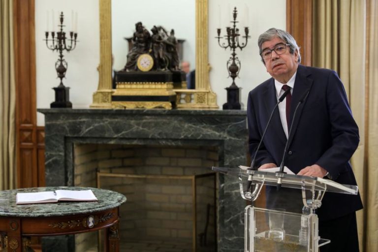 COVID-19: FERRO PROPÕE PLENÁRIO UMA VEZ POR SEMANA E SÓ COM UM QUINTO DOS DEPUTADOS