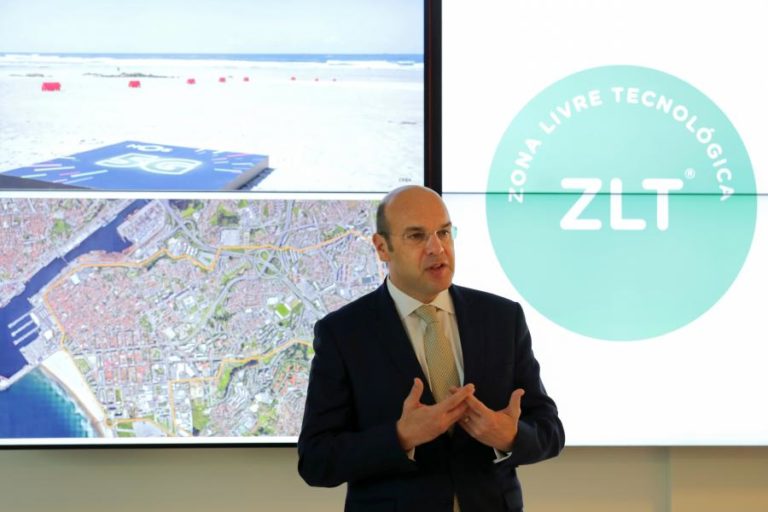 COVID-19: MINISTRO DA ECONOMIA DIZ NÃO EXISTIREM PREOCUPAÇÕES SOBRE STOCK FARMACÊUTICO