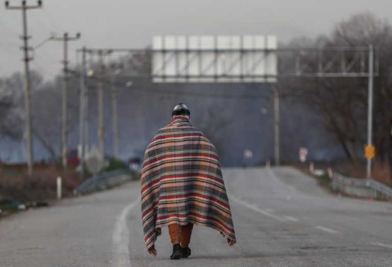 MIGRAÇÕES: BRUXELAS APOIA GRÉCIA PARA EVITAR “CENÁRIO DRAMÁTICO” DE 2015