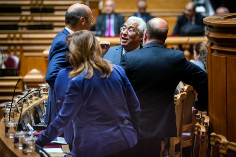 ANTÓNIO COSTA REÚNE-SE COM ANGELA MERKEL EM BERLIM NA QUARTA-FEIRA