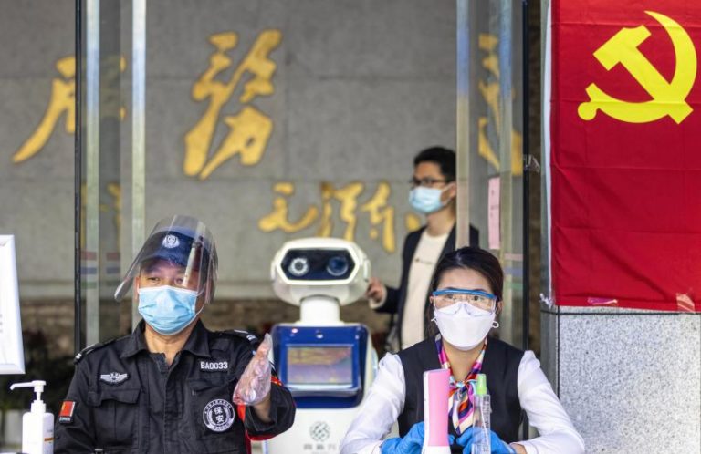 NÚMERO DE NOVOS CASOS DE INFEÇÃO COM O NOVO CORONAVÍRUS CONTINUA A CAIR NA CHINA