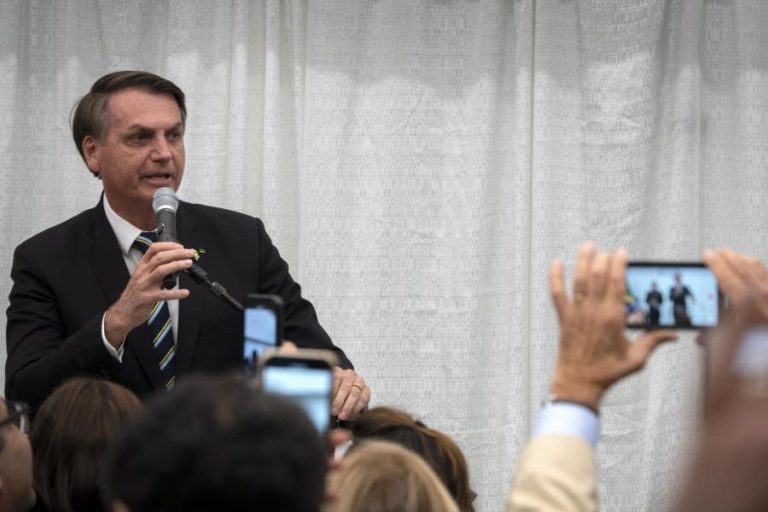 COVID-19: BOLSONARO DIZ QUE FECHO DA FRONTEIRA COM A VENEZUELA É MEDIDA DE PREVENÇÃO