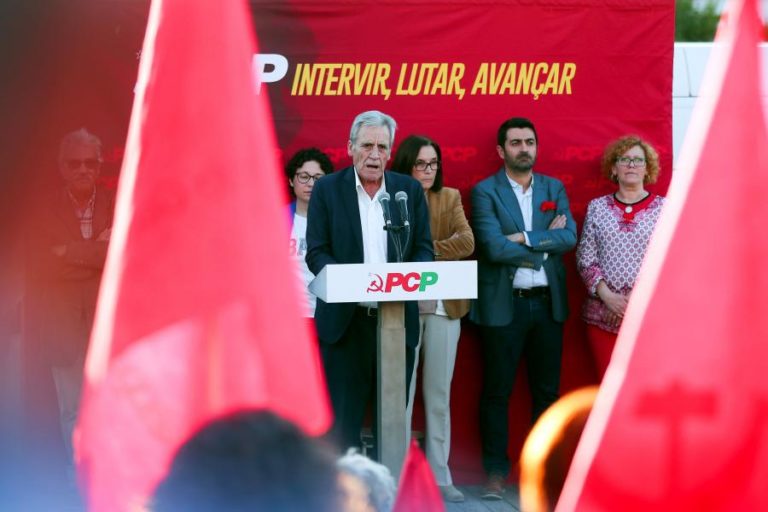 COVID-19: LÍDER DO PCP QUER “REFORÇO” DO SNS PARA “RESPOSTA CABAL”