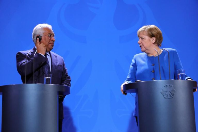 COSTA DESTACA PERANTE MERKEL “MOMENTO MUITO IMPORTANTE” PARA “REAFIRMAR FORÇA DA UNIÃO EUROPEIA”
