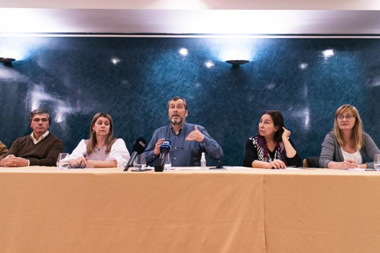COVID-19: PROFESSORES SUSPENDEM AÇÕES DE LUTA E PEDEM ENCERRAMENTO DE ESCOLAS