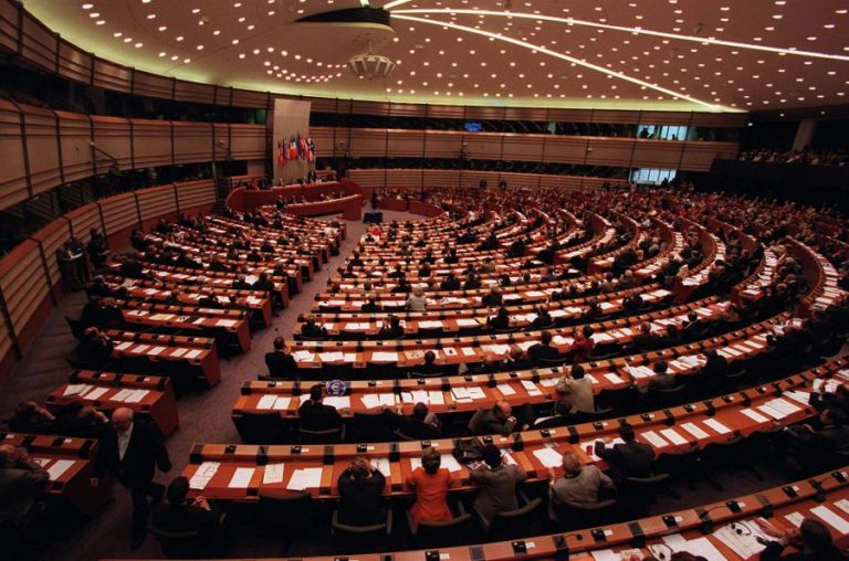 COVID-19: SESSÃO DO PARLAMENTO EUROPEU REDUZIDA A UM DIA E SEM VOTAÇÕES