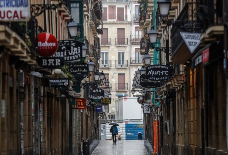 COVID-19: ESPANHA TEM MAIOR SUBIDA DE DESEMPREGADOS NUM SÓ MÊS DA SUA HISTÓRIA