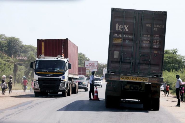 COVID-19: TRANSPORTES EM ANGOLA COM SERVIÇOS MÍNIMOS E BUROCRACIA SIMPLIFICADA NOS PORTOS