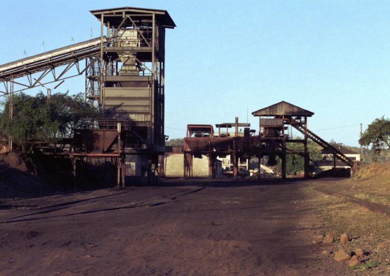 MOÇAMBIQUE SUSPENDE ATIVIDADES DE MINERADORA QUE OPERAVA ILEGALMENTE NO SUL DO PAÍS
