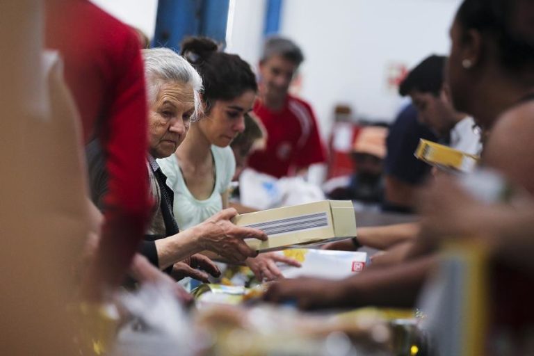 CORREÇÃO COVID-19: VÁRIAS ENTIDADES APOIAM REDE DE EMERGÊNCIA ALIMENTAR COM 800 MIL EUROS