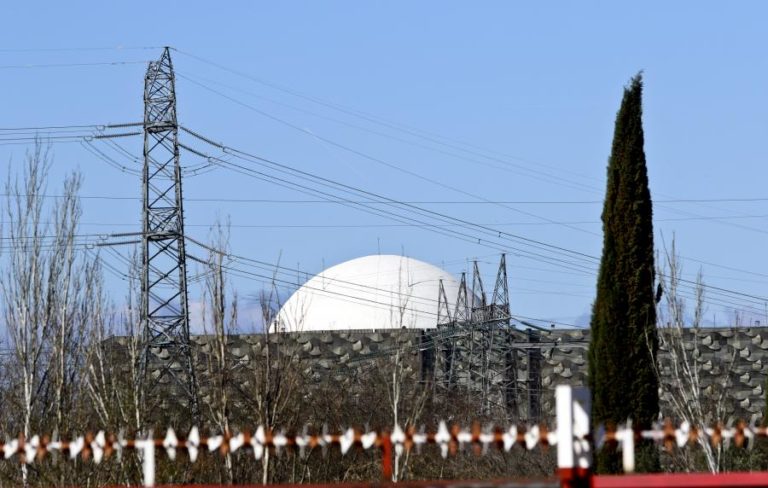 AMBIENTALISTAS EXIGEM SIMULACRO EM REDOR DE CENTRAL NUCLEAR ESPANHOLA DE ALMARAZ