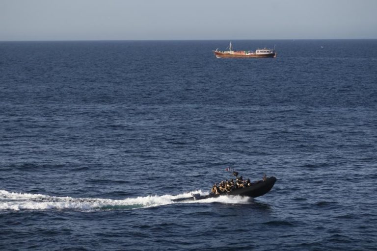 LIBERTADOS TRIPULANTES SEQUESTRADOS EM NAVIO DE BANDEIRA PORTUGUESA NO BENIM