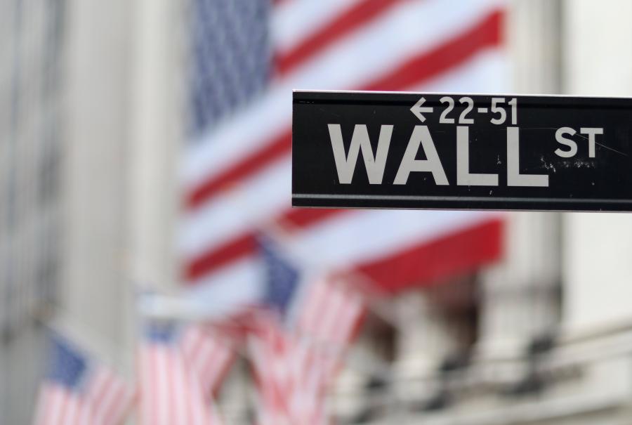 WALL STREET CAI APÓS DIVULGAÇÃO DE INDICADORES NEGATIVOS NOS EUA