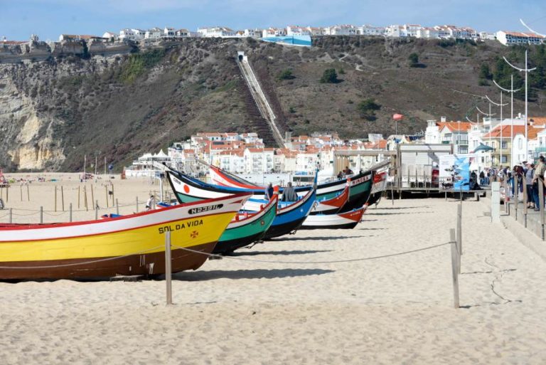 COVID-19: NAZARÉ PREOCUPADA COM BAIXA CAPACIDADE DE OCUPAÇÃO DA PRAIA DEFINIDA PELA APA