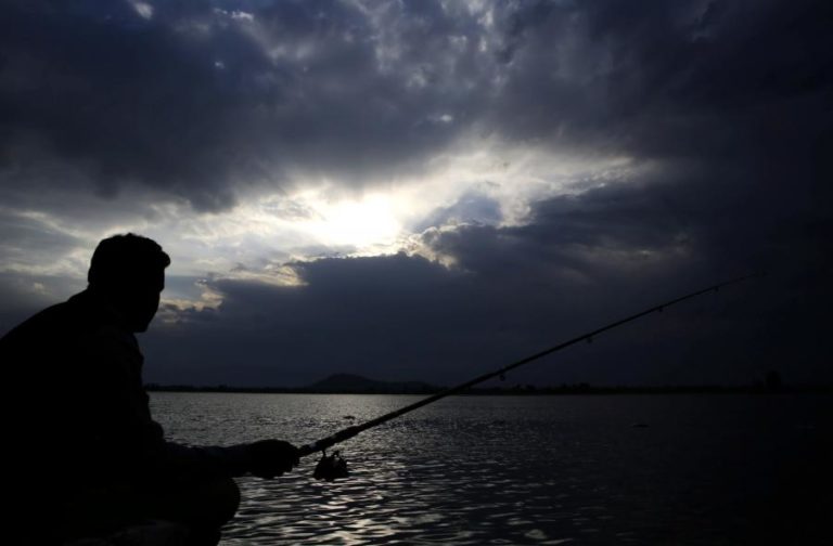 PESCADOR MORRE EM SÃO MARTINHO DO PORTO APÓS CAIR AO MAR